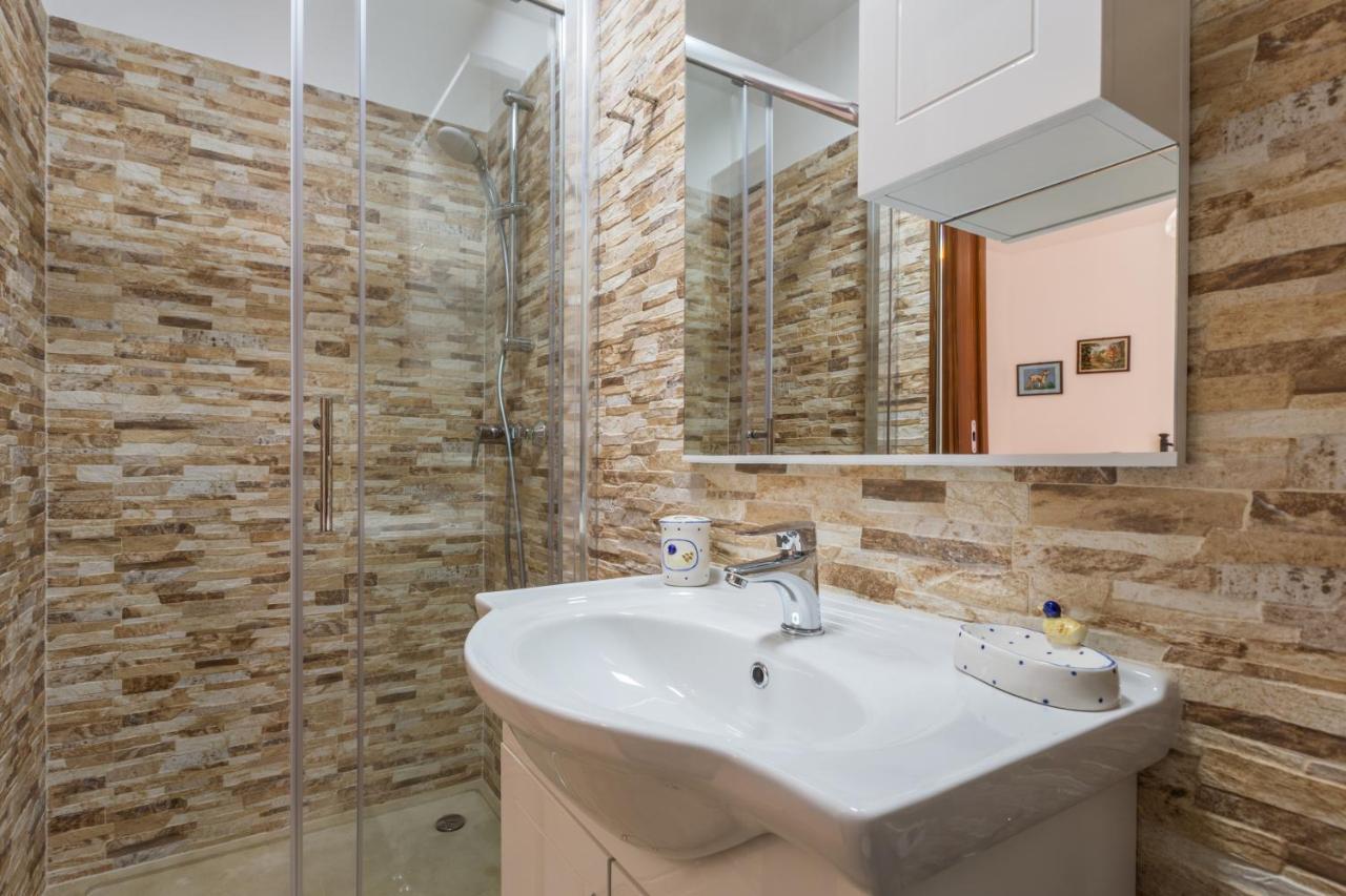 Apartment Lanterna Veneziana Rovinj Luaran gambar